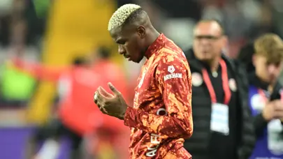 Rio Ferdinand'dan Galatasaray taraftarını ayağa kaldıracak Victor Osimhen iddiası Rio Ferdinand'dan Galatasaray taraftarını ayağa kaldıracak Victor Osimhen iddiası