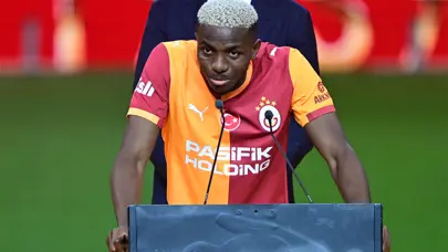 Osimhen'in Lazio maçındaki görüntüsü olay oldu: 12 saniye ekrana yansıtıldı