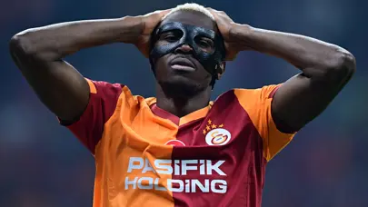 Galatasaray'da Osimhen şoku: Fenerbahçe derbisinde oynayacak mı? Kulübü arayıp anlattı