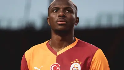 Osimhen'den maç sırasında paylaşım Osimhen'den maç sırasında paylaşım