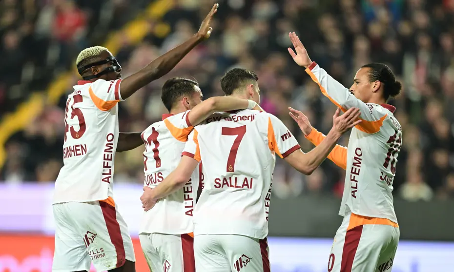 Galatasaray, Antalya'dan galibiyetle dönüyor - 3
