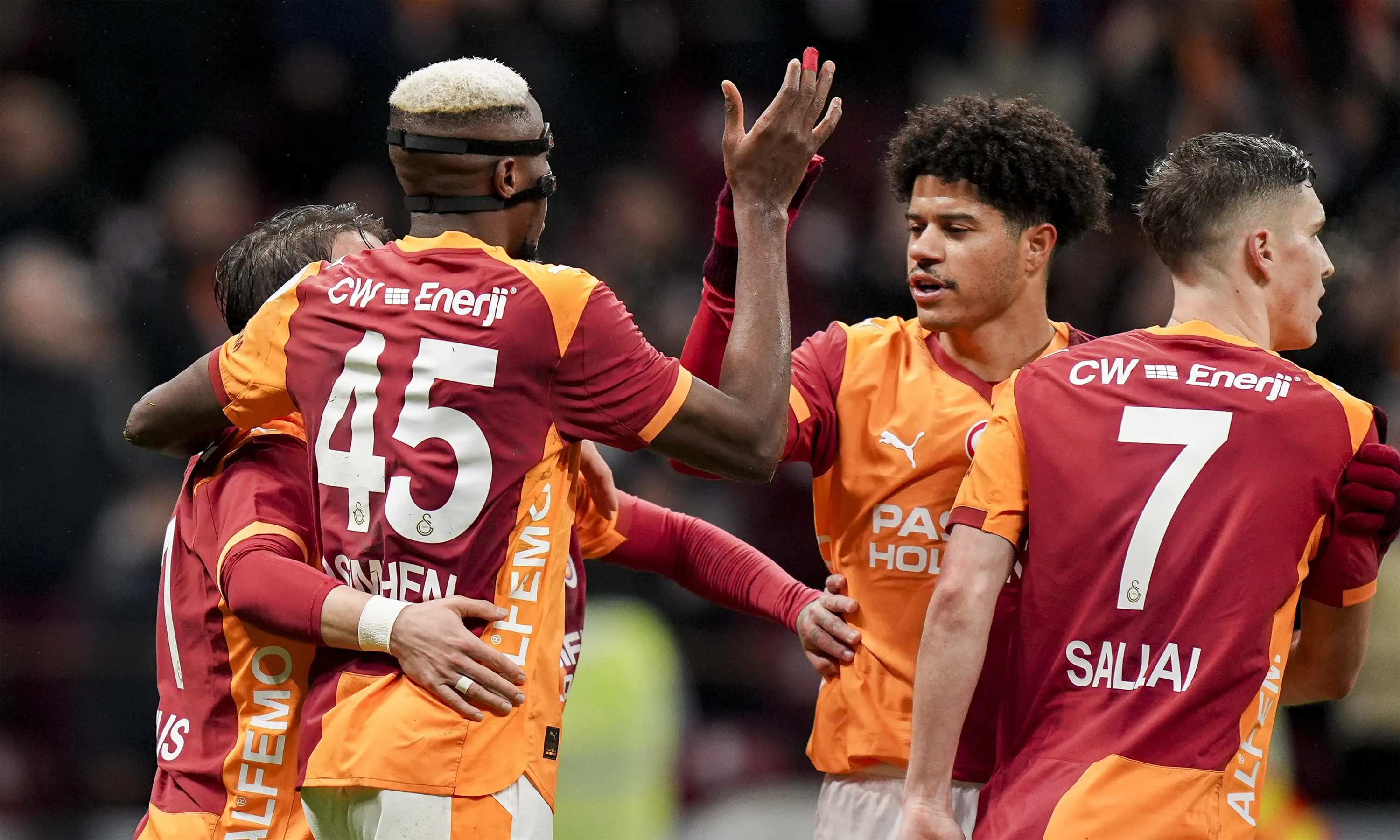 Galatasaray'ın yıldızlarına Premier Lig'den talip!