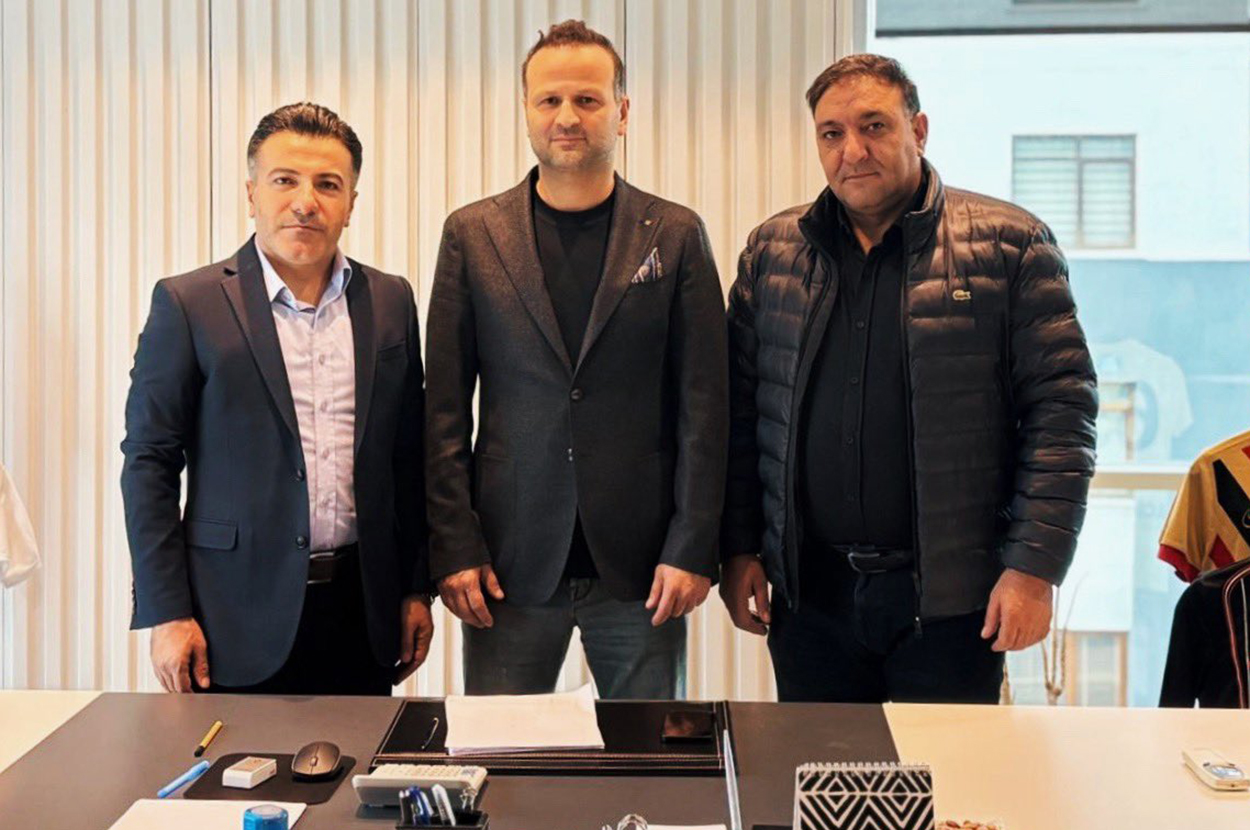 Ayrılığın üstünden 3 saat geçmeden yeni teknik direktörü duyurdular