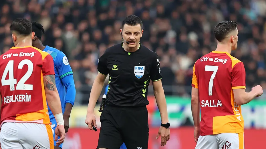 Trio birbirine girdi! Galatasaray'ın attığı golün iptali gerekir mi? - 2