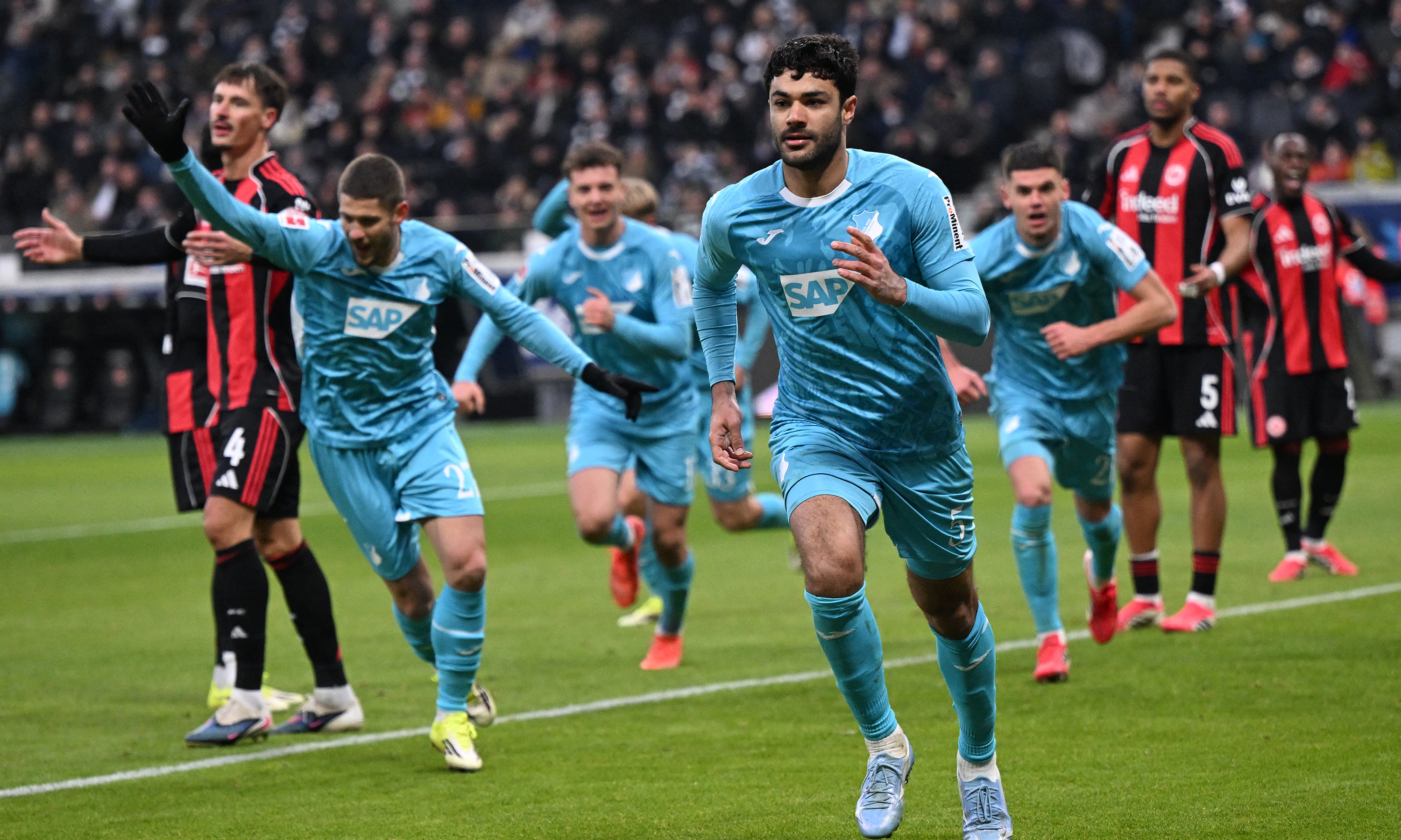 İmzalar an meselesi: Ozan Kabak için acil harekete geçildi