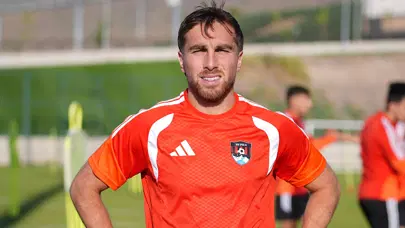 Vanspor'da Ozan Kökçü kardeşi Orkun Kökçü için "Her şey ortada" deyip tek noktaya vurgu yaptı Vanspor'da Ozan Kökçü kardeşi Orkun Kökçü için "Her şey ortada" deyip tek noktaya vurgu yaptı