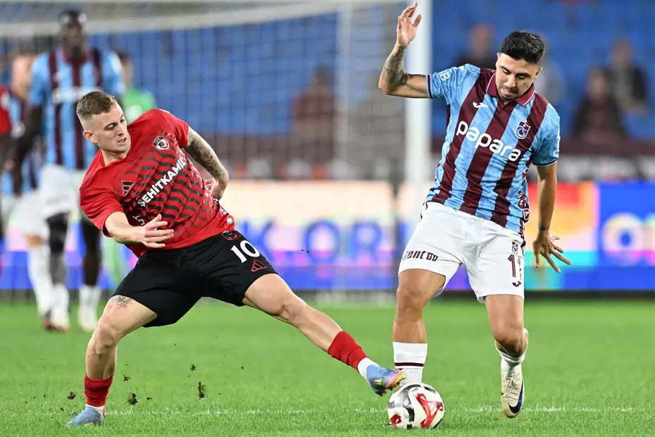 Trio ekibi, Trabzonspor maçının önüne geçen pozisyona noktayı koydu: Arda Kardeşler'in kararı doğru mu? - 4 Trio ekibi, Trabzonspor maçının önüne geçen pozisyona noktayı koydu: Arda Kardeşler'in kararı doğru mu? - 4