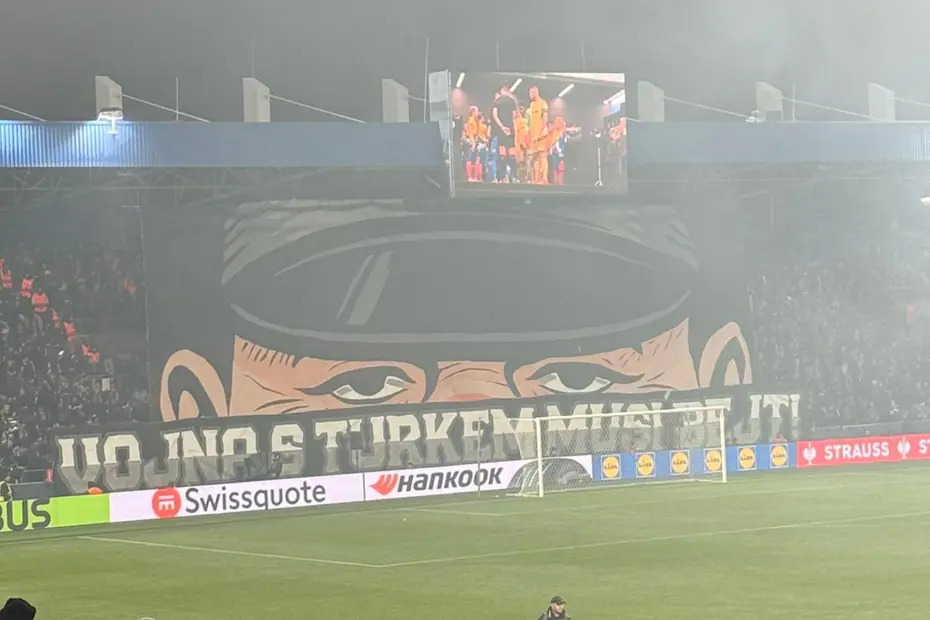 UEFA, Fenerbahçe maçında Viktoria Plzen tribünlerinin açtığı skandal pankartın cezasını açıkladı - 3 UEFA, Fenerbahçe maçında Viktoria Plzen tribünlerinin açtığı skandal pankartın cezasını açıkladı - 3