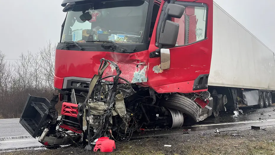 7 taraftarın öldüğü feci kaza kamerada! Minibüs, tırla kafa kafaya çarpıştı