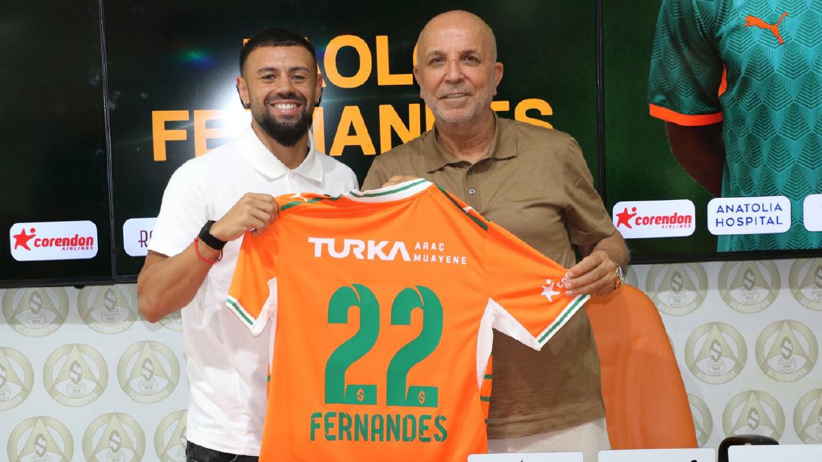 Alanyaspor sezon sonuna kadar kiraladı! AEK'den takviye