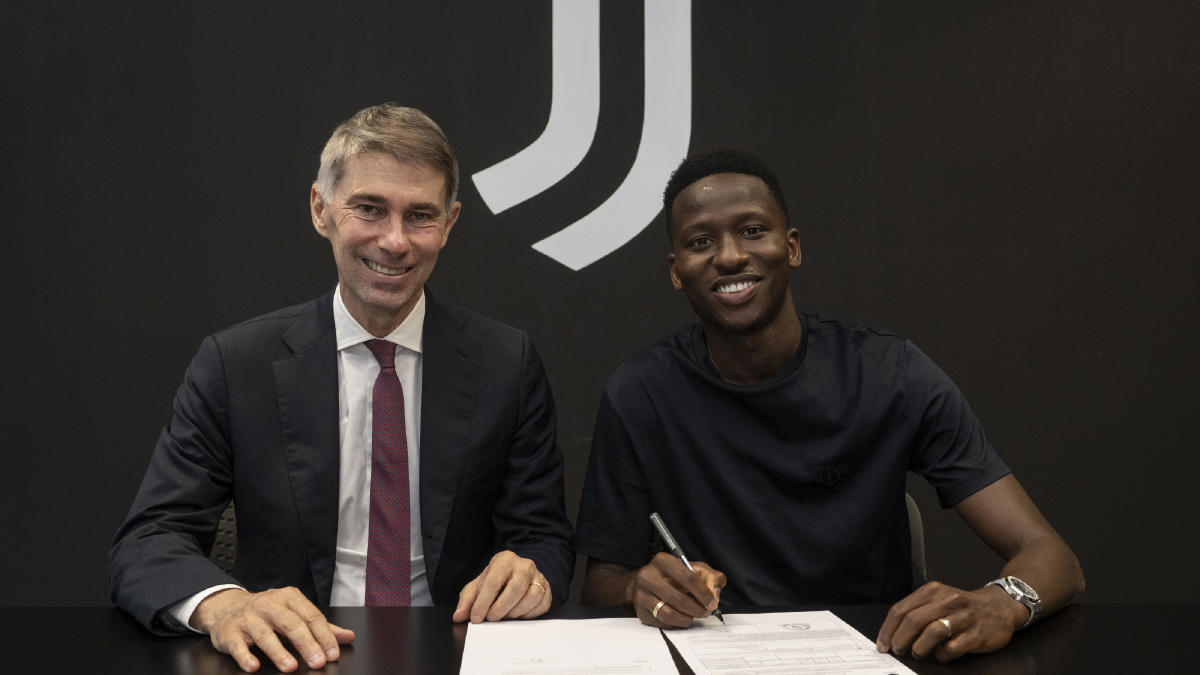 Beşiktaş ve Galatasaray'ın gündemindeki Pape Matar Sarr, Juventus'a gitti