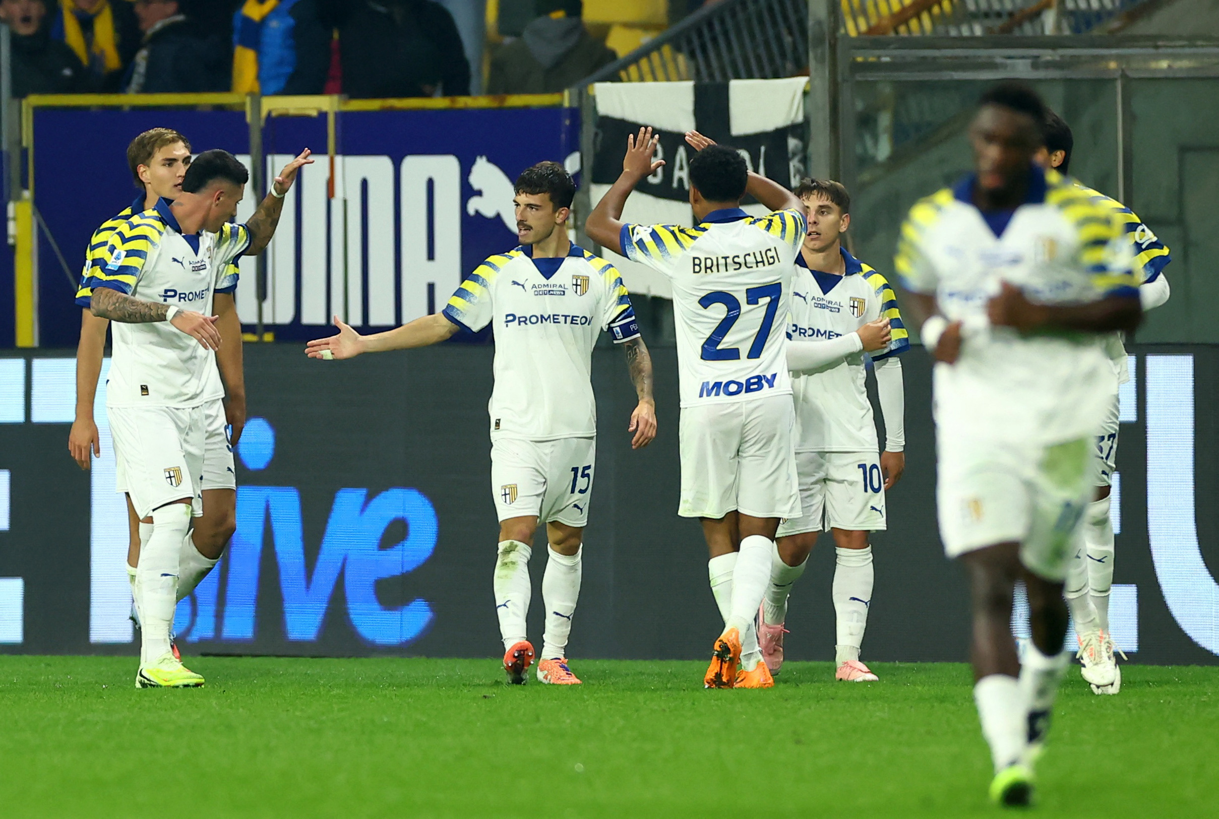 Milan kaçtı, Parma kovaladı