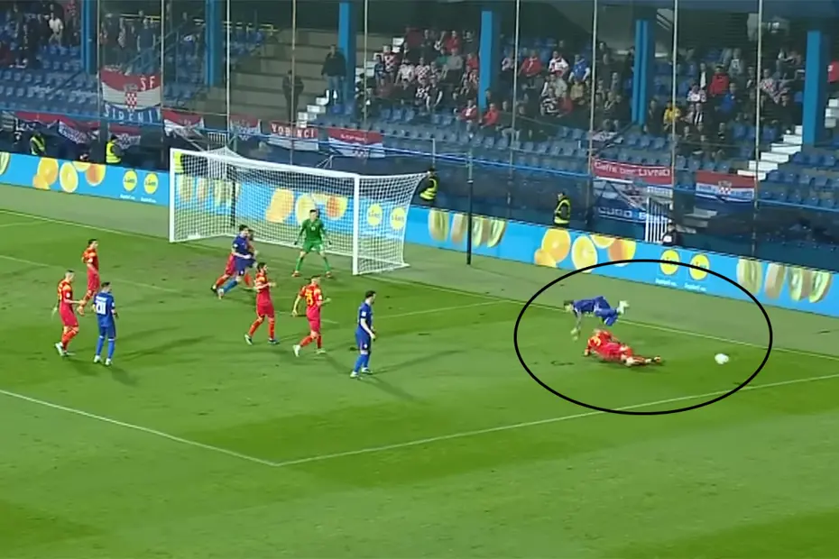 Halil Umut Meler'den Dünya Kupası Elemeleri'nde geceye damga vuran 2 karar - 3