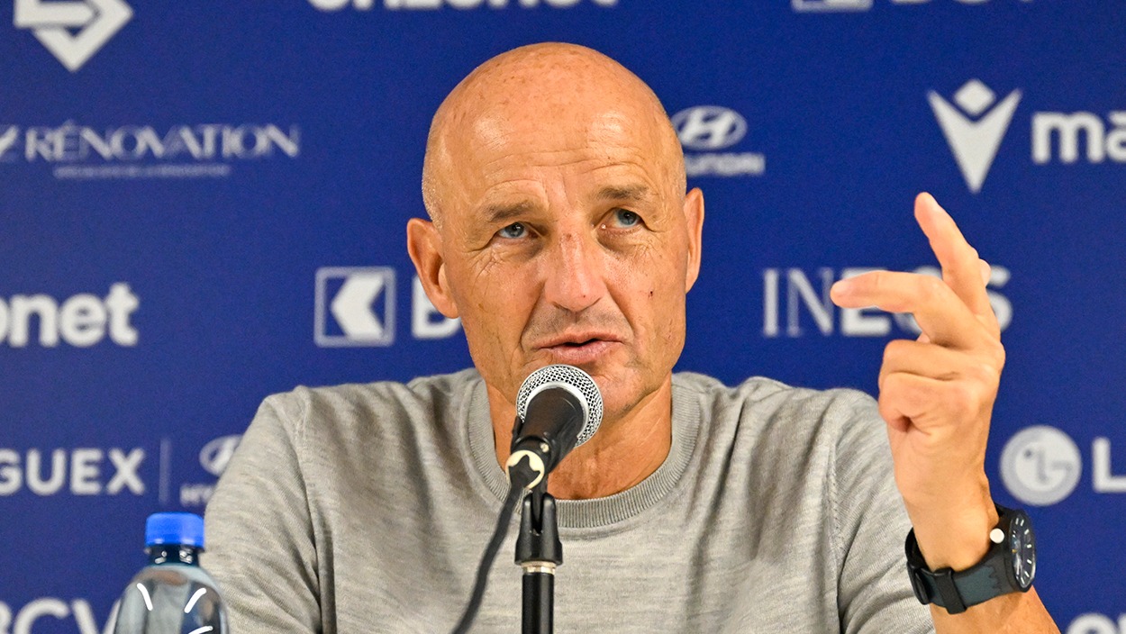 Peter Zeidler'den Beşiktaş yorumu: "Hataları affetmeyen bir takım"