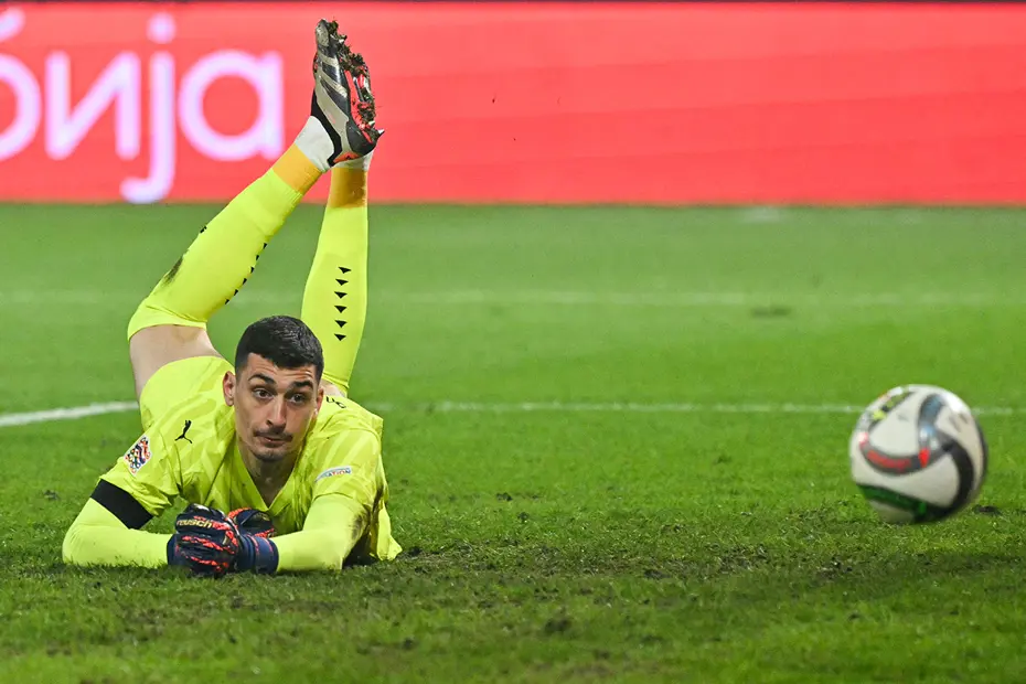 Ter Stegen'in tavrı Galatasaray'ı şok etti: Bir numaralı hedefte artık başka bir isim var - 4 Ter Stegen'in tavrı Galatasaray'ı şok etti: Bir numaralı hedefte artık başka bir isim var - 4
