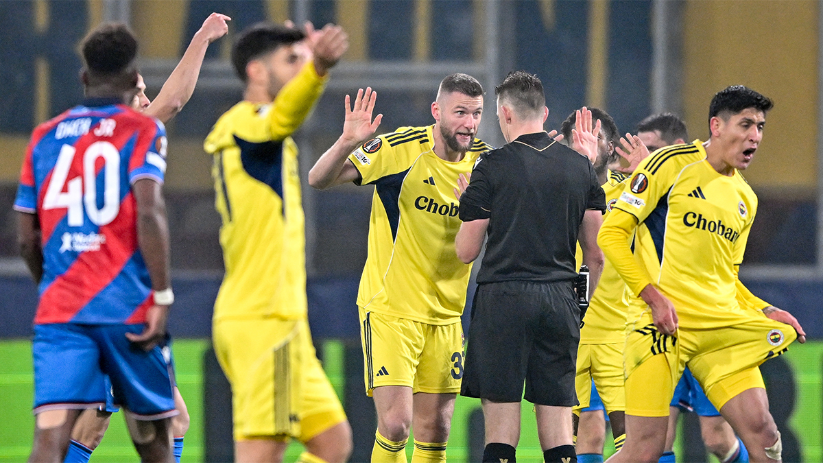 Fenerbahçe'nin UEFA'ya şikayet ettiği skandal hakem, Galatasaray'ın maçına atandı!