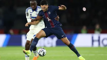 Milli ara dönüşü gol düellosu: PSG - Strasbourg maçında 6 gol çıktı