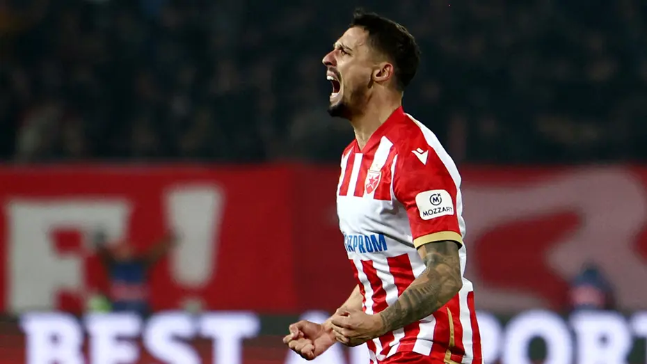 Fenerbahçe'den alelacele gönderildi, yılın futbolcusu seçildi - 4 Fenerbahçe'den alelacele gönderildi, yılın futbolcusu seçildi - 4