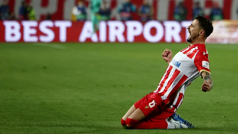 Fenerbahçe'den alelacele gönderildi, yılın futbolcusu seçildi - 3 Fenerbahçe'den alelacele gönderildi, yılın futbolcusu seçildi - 3