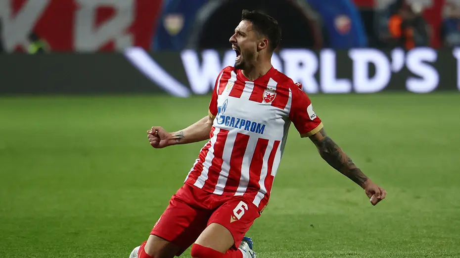 Fenerbahçe'den alelacele gönderildi, yılın futbolcusu seçildi - 2 Fenerbahçe'den alelacele gönderildi, yılın futbolcusu seçildi - 2