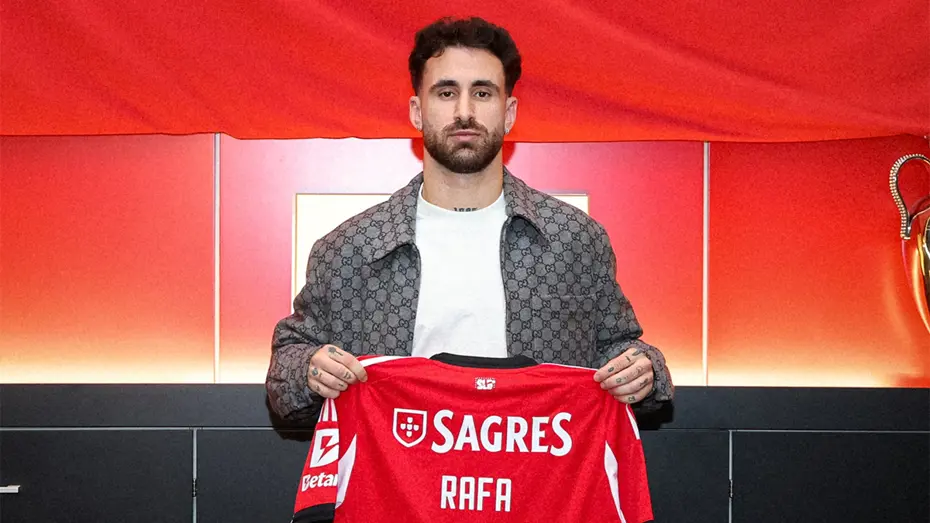 Beşiktaş, Rafa Silva'nın Yerine Bundesliga'dan Nadiem Amiri'yi Transfer Ediyor 1 Daha imzası kurumadan Rafa Silva'nın yeri doluyor! Sadece 1 milyon euro ödenmişti