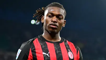 Transferin gözde ismi Rafael Leao'dan olay hareket: Galatasaray'ın şampiyonluğuna yakın takip Transferin gözde ismi Rafael Leao'dan olay hareket: Galatasaray'ın şampiyonluğuna yakın takip