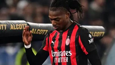 Transferde iki yön var: Rafael Leao'da herkesi şaşırtan Süper Lig detayı Transferde iki yön var: Rafael Leao'da herkesi şaşırtan Süper Lig detayı