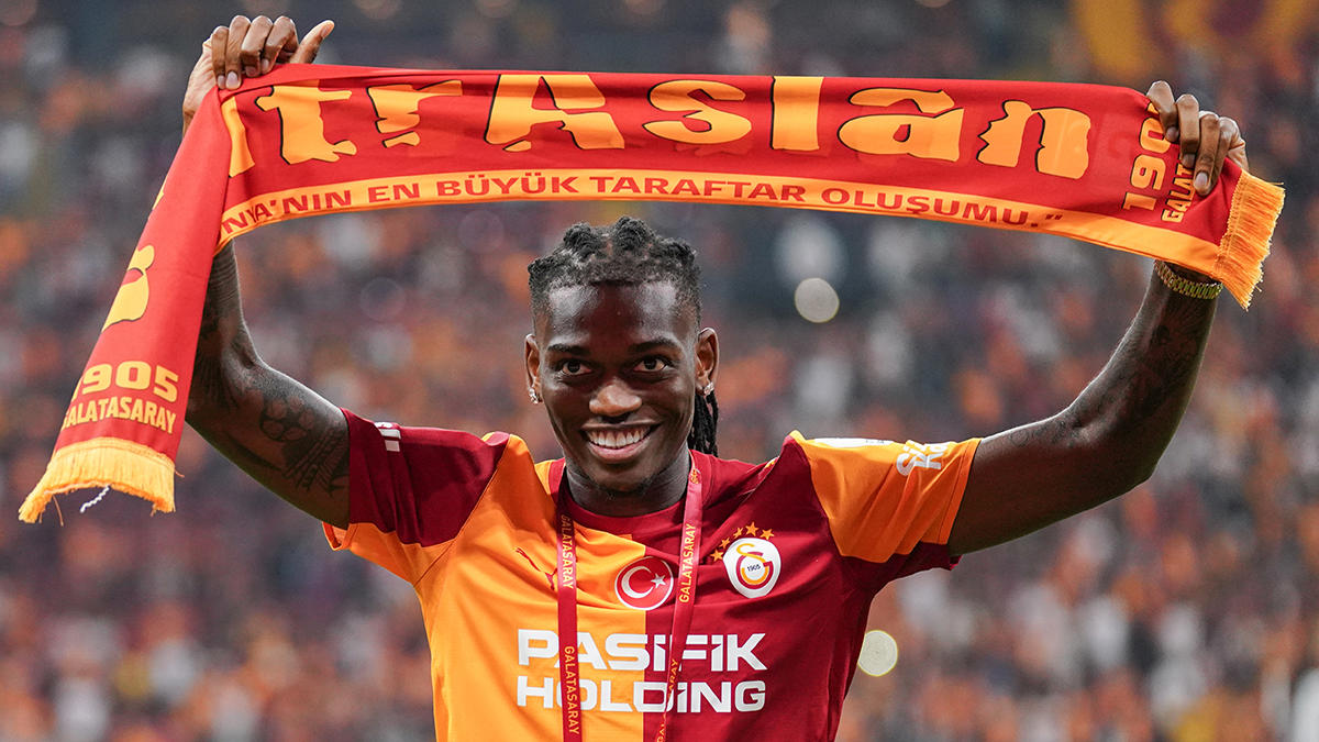 Galatasaray, Leao'nun bonservisini ve maaşını resmen açıkladı