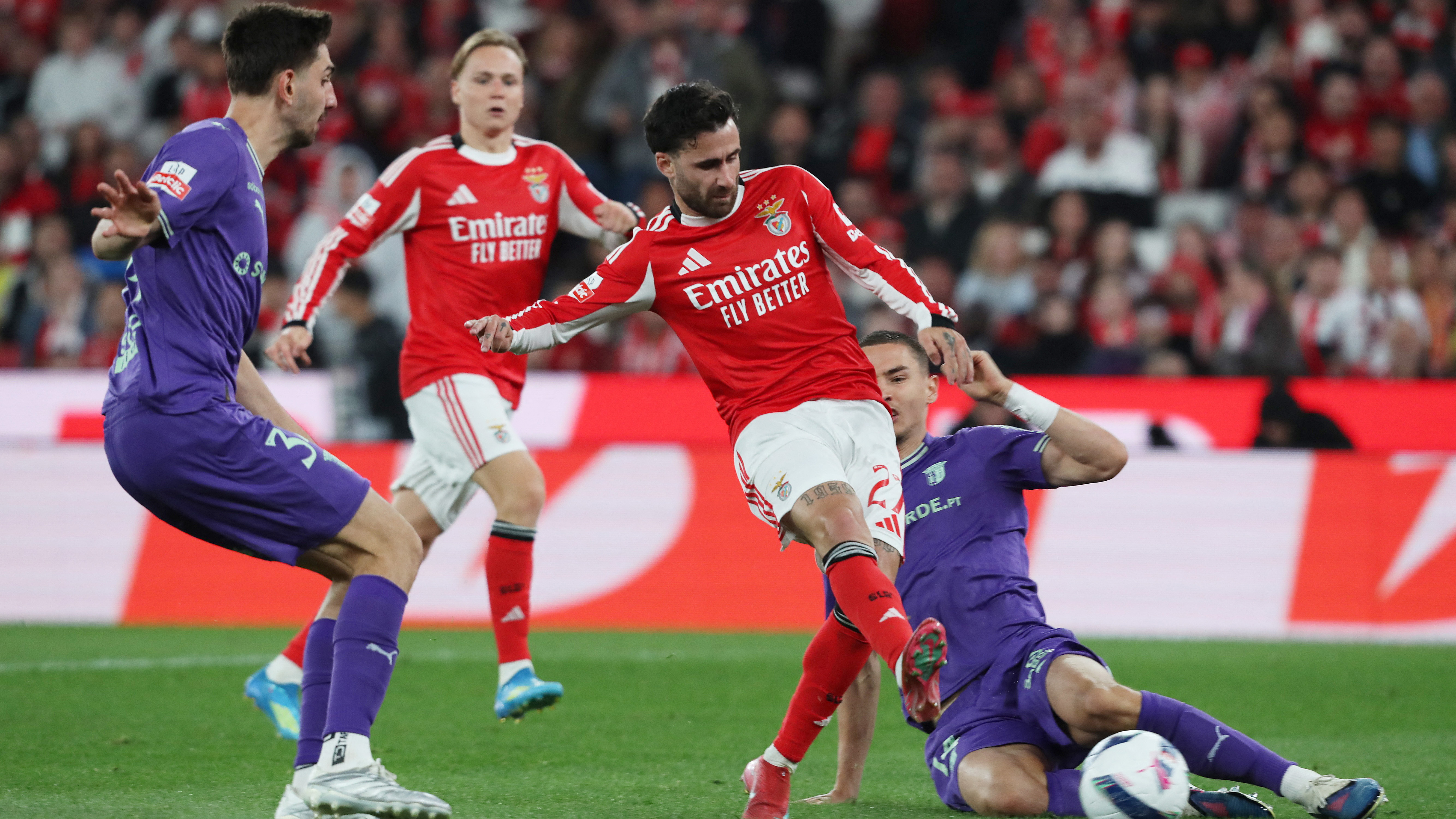 Benfica yine yenilmedi: Uzatmalarda beraberliği kurtardı
