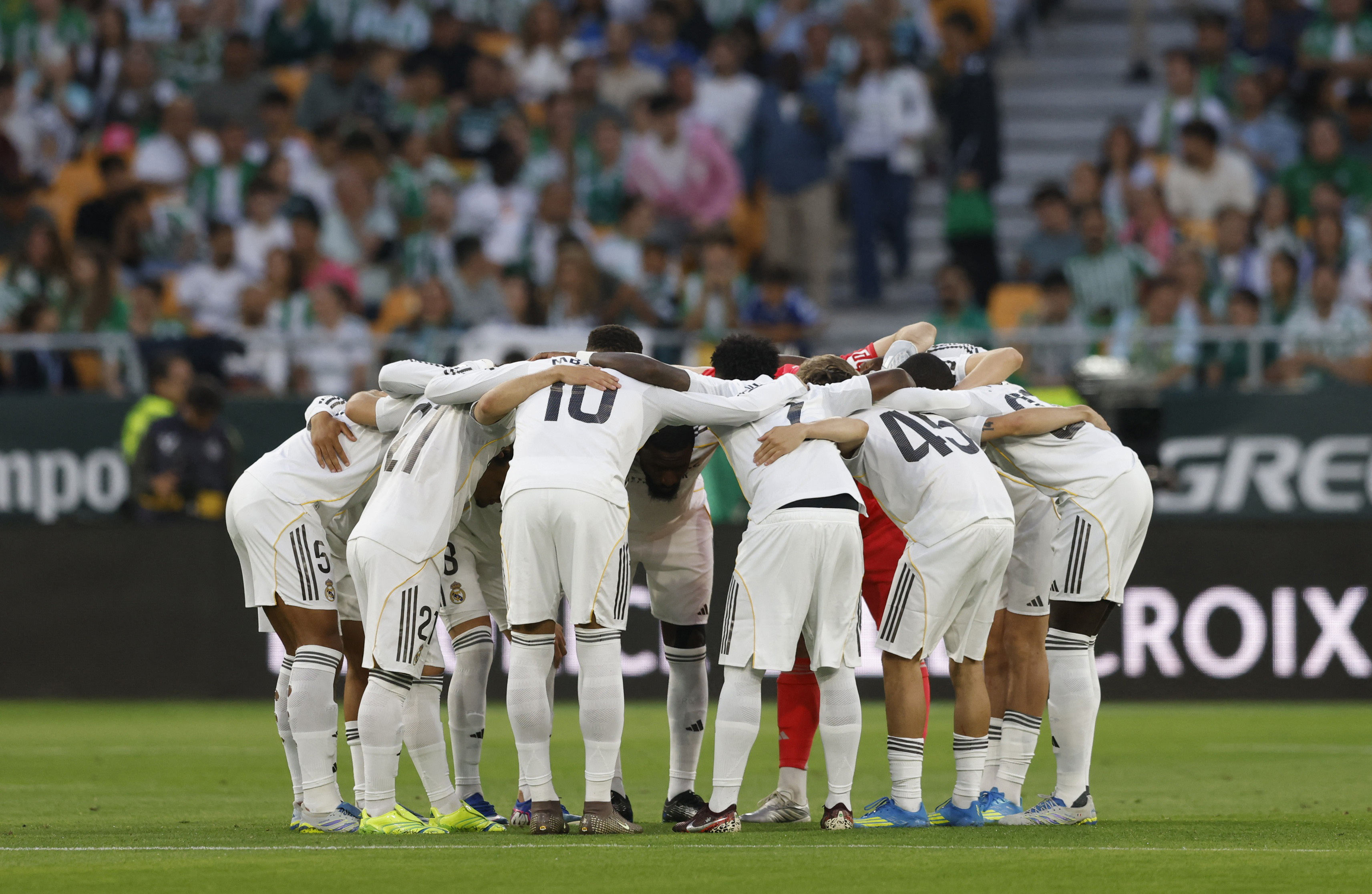 Real Madrid Hazretleri Sahaya İniyor: Espanyol'a Karşı İlk Ders, Parası Olan Buyursun!