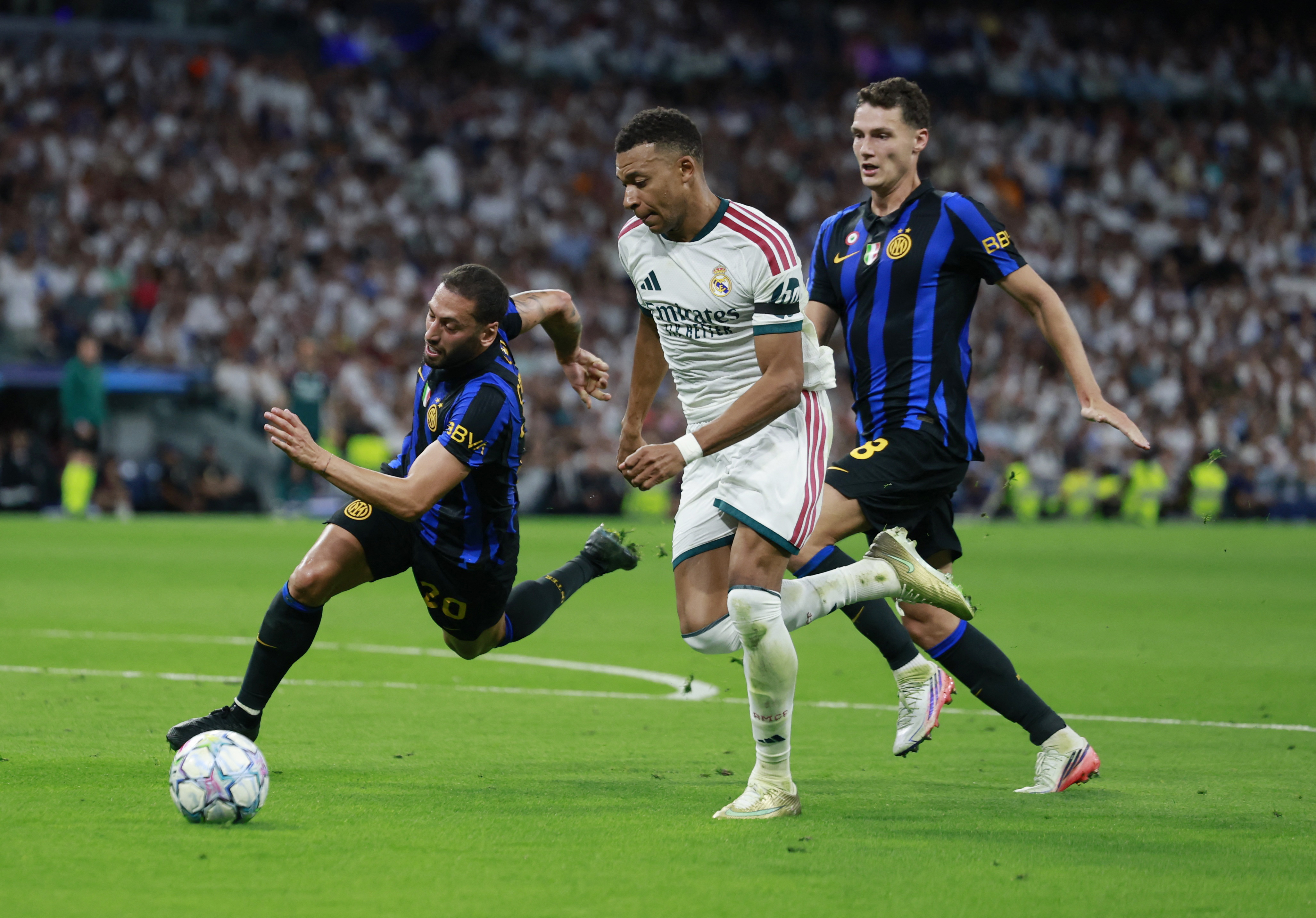 Inter'in hataları kazanmaya yetti: Real Madrid'den 3 puanlı başlangıç 