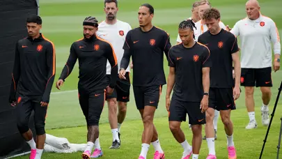 Fenerbahçe ve İtalyan devi, Hollandalı yıldız için karşı karşıya: Dünya Kupası'ndan sonra her şey belli olacak Fenerbahçe ve İtalyan devi, Hollandalı yıldız için karşı karşıya: Dünya Kupası'ndan sonra her şey belli olacak
