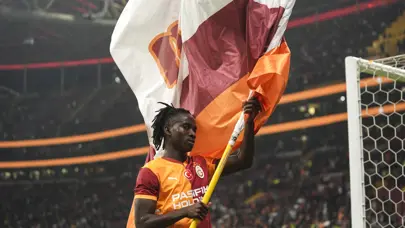 Renato Nhaga şaştı kaldı! Maça girdiği gibi yaşadıklarını kariyeri boyunca unutamayacak Renato Nhaga şaştı kaldı! Maça girdiği gibi yaşadıklarını kariyeri boyunca unutamayacak