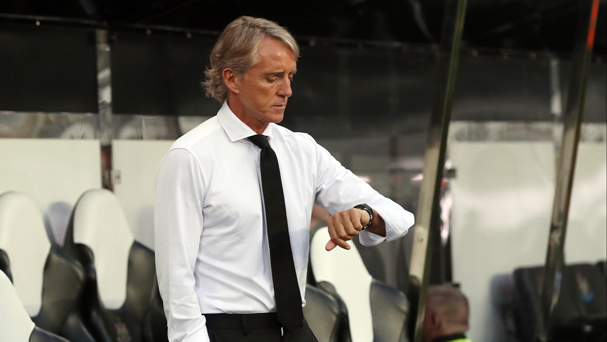 Mancini Sahalara Dönüyor: Nottingham Forest'ı Kurtarma Operasyonu mu, Ormana Piknik mi?