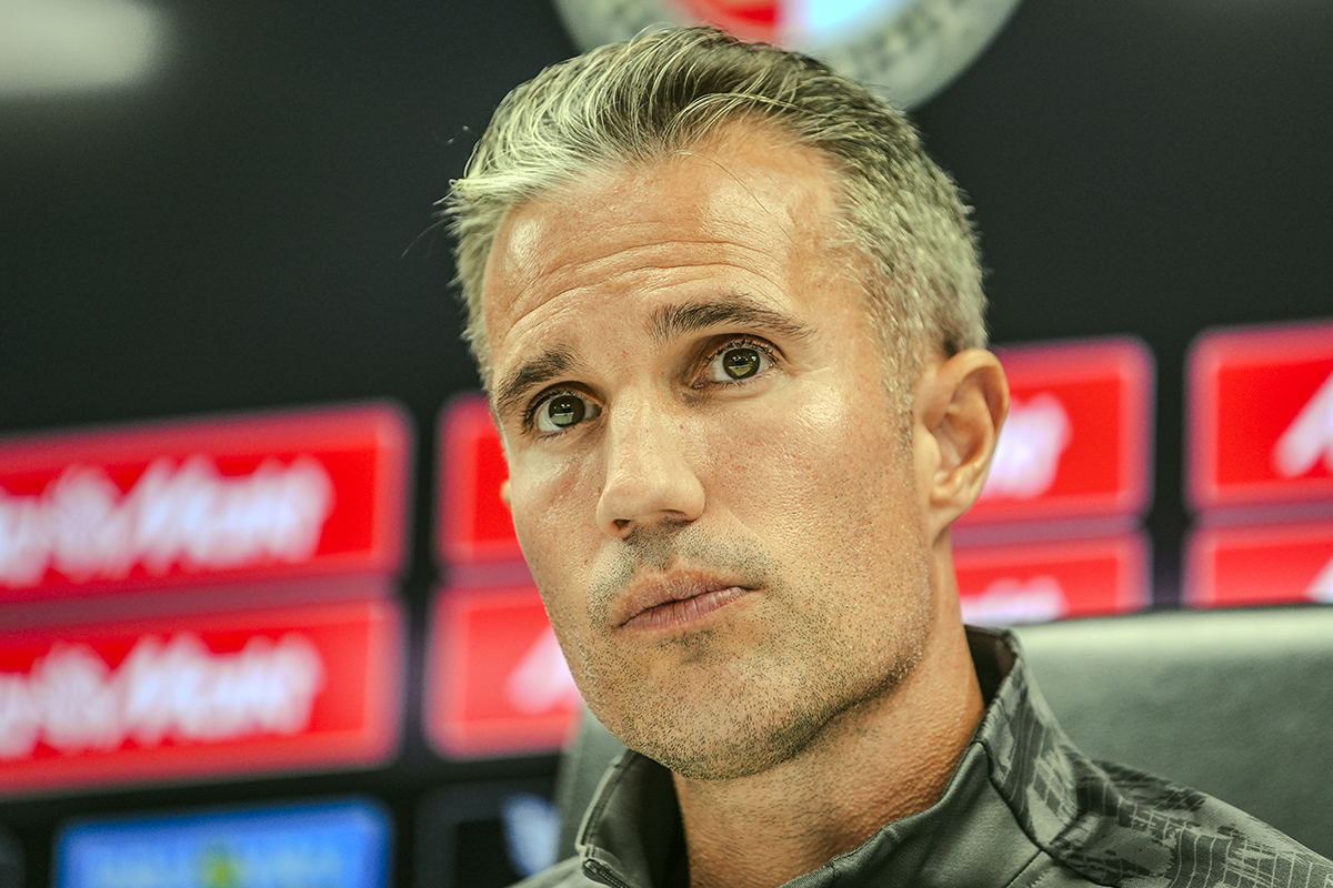 Robin van Persie, Fenerbahçe maçı öncesi flaş haberi verdi: Ümitleri yok olmak üzere