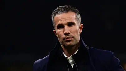 Şampiyonlar Ligi bileti kurtarmadı: Robin van Persie ile yollar ayrıldı Şampiyonlar Ligi bileti kurtarmadı: Robin van Persie ile yollar ayrıldı