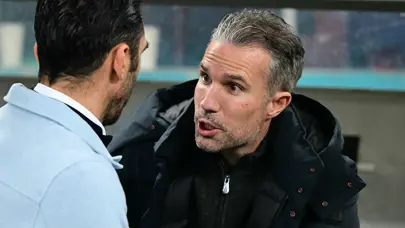 Kıyamet koptu, Robin van Persie açıklama yapmak zorunda kaldı! Hollanda bu olayı konuşuyor