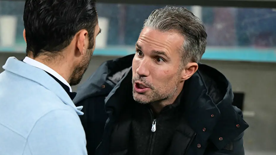 Kıyamet koptu, Robin van Persie açıklama yapmak zorunda kaldı! Hollanda bu olayı konuşuyor - 7 Kıyamet koptu, Robin van Persie açıklama yapmak zorunda kaldı! Hollanda bu olayı konuşuyor - 7