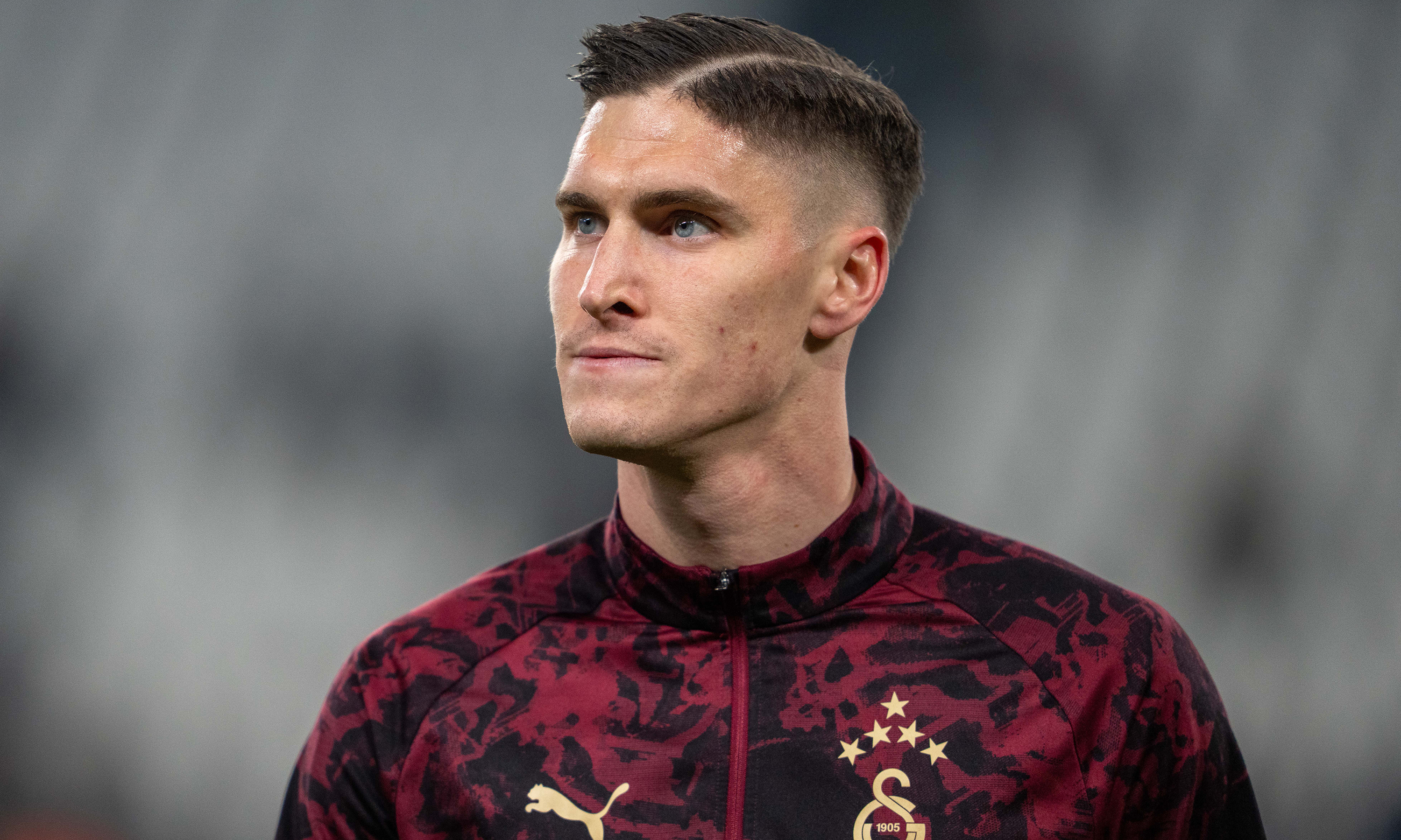 Sallai içinse Okan Buruk şunları kaydetti, “Sallai de dünkü antrenmanda sakatlığı vardı. Ayağıyla ilgili bir şey hissetmişti. İkisinin de Beşiktaş maçına hazır olacaklarını düşünüyorum.” Trendyol Süper Lig'in 25. haftasındaki Beşiktaş-Galatasaray derbisi, 7 Mart Cumartesi günü oynanacak.