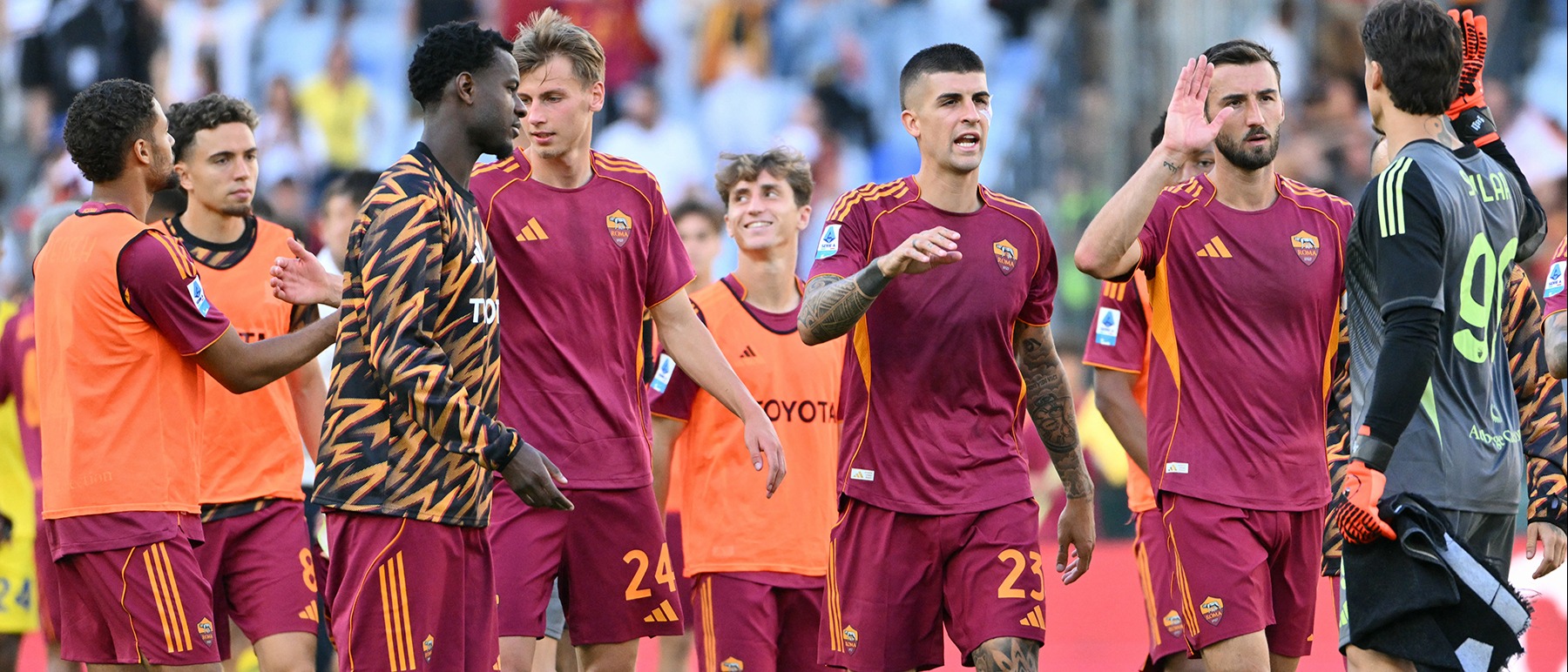 Zeki Çelik Sahnedeydi, Roma Evinde Rahattı: Verona'ya Yallah!