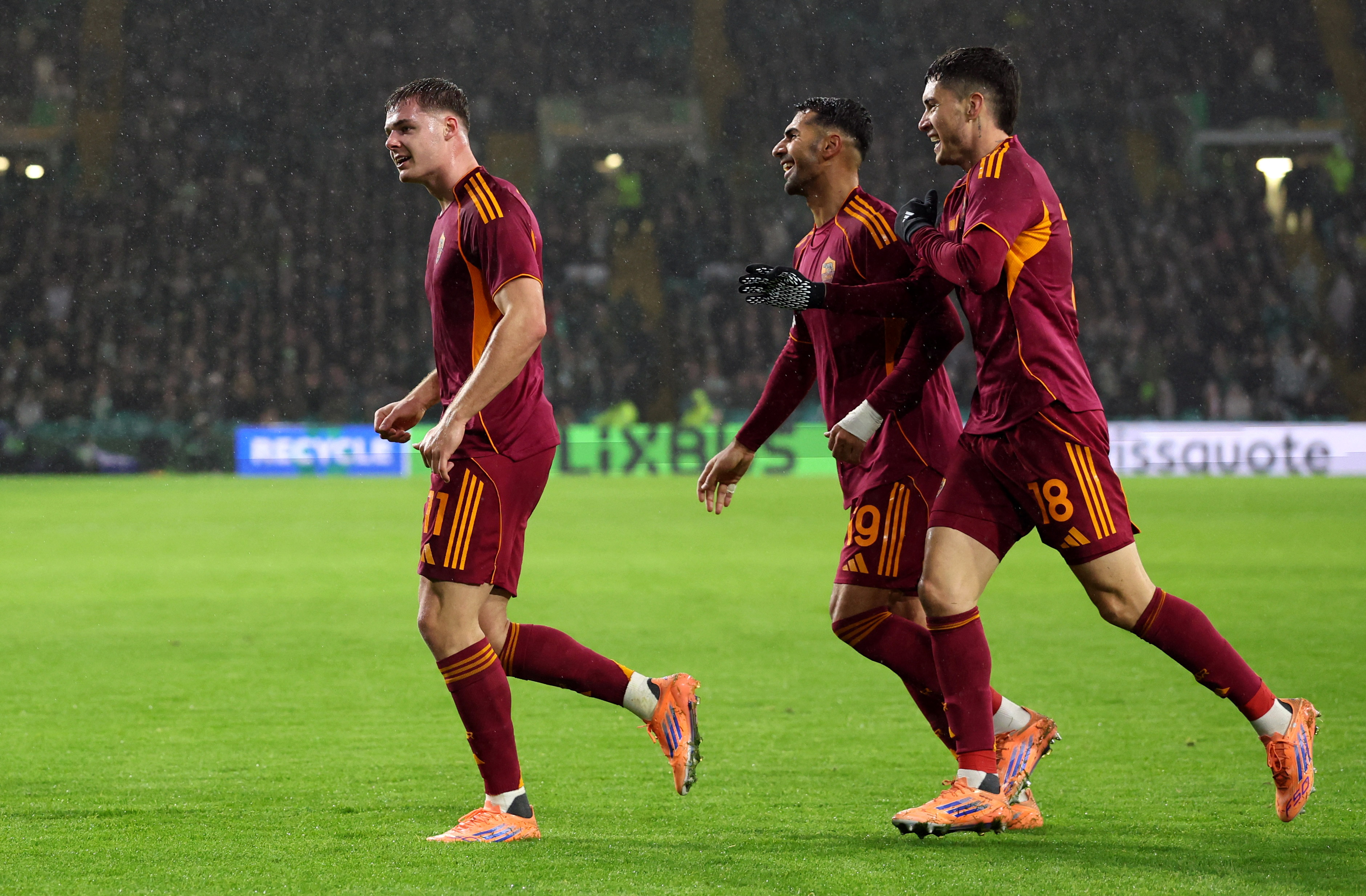 Roma deplasmanda coştu: Zeki Çelik'ten 1 asist