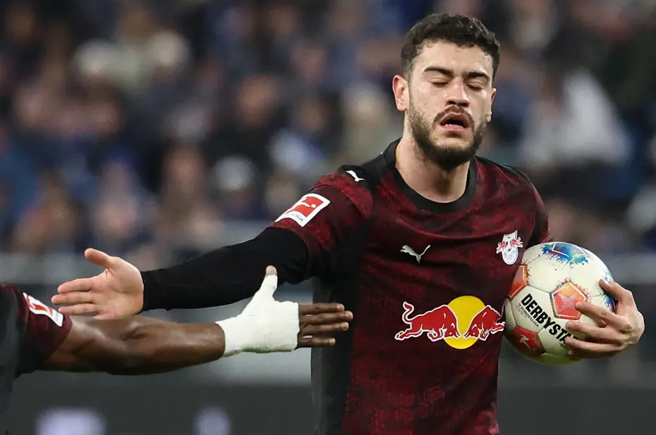 Romulo'dan Almanya'yı sallayan akılalmaz gol! Bakan bir daha bakıyor - 3 Romulo'dan Almanya'yı sallayan akılalmaz gol! Bakan bir daha bakıyor - 3