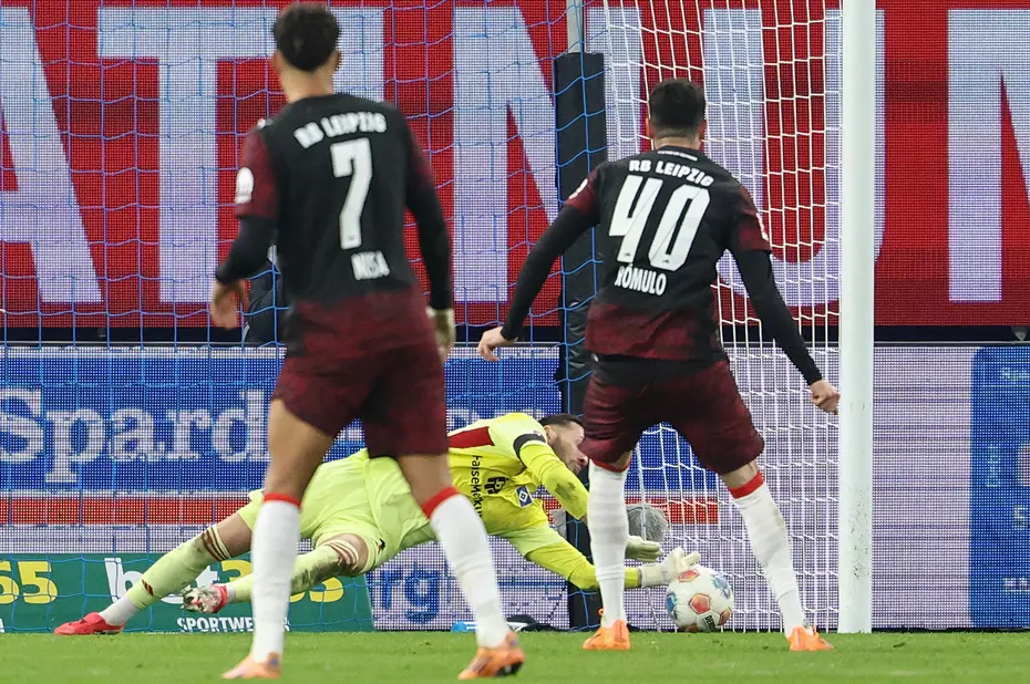 Romulo'dan Almanya'yı sallayan akılalmaz gol! Bakan bir daha bakıyor - 2 Romulo'dan Almanya'yı sallayan akılalmaz gol! Bakan bir daha bakıyor - 2