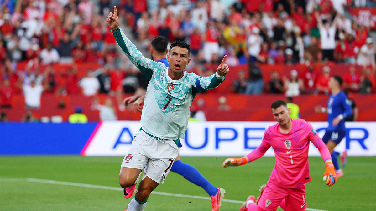 Portekiz inanılmaz geri dönüşle Hırvatistan'ı 2-1 yenip son 16 turuna çıktı: Ronaldo'dan yeni rekor