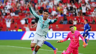 Portekiz inanılmaz geri dönüşle Hırvatistan'ı 2-1 yenip son 16 turuna çıktı: Ronaldo'dan yeni rekor