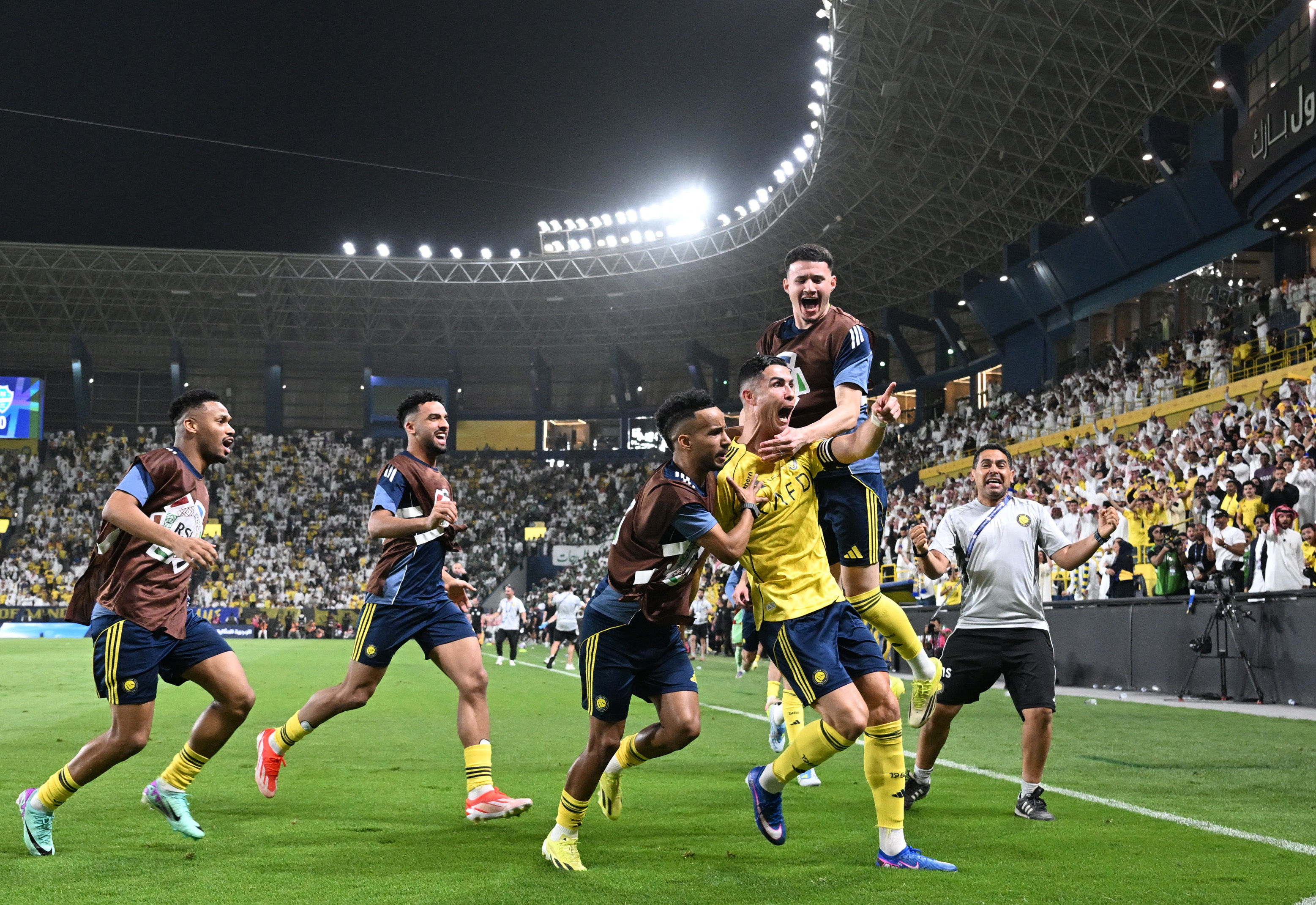 Ronaldo rekora, Al Nassr şampiyonluğa koşuyor