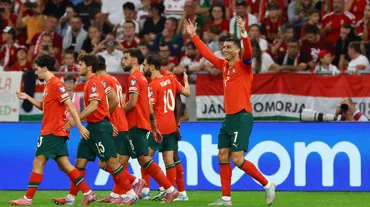 Ronaldo adım adım 1000'e: Portekiz geriden gelip kazandı