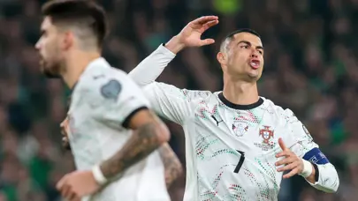 Dünya, Ronaldo'nun milli maçta başına geleni konuşuyor: Tarihte bir ilk, tribünlerden olay hareket
