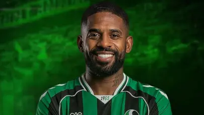 Göztepe'den Sakaryaspor'a: Resmen imzayı attı