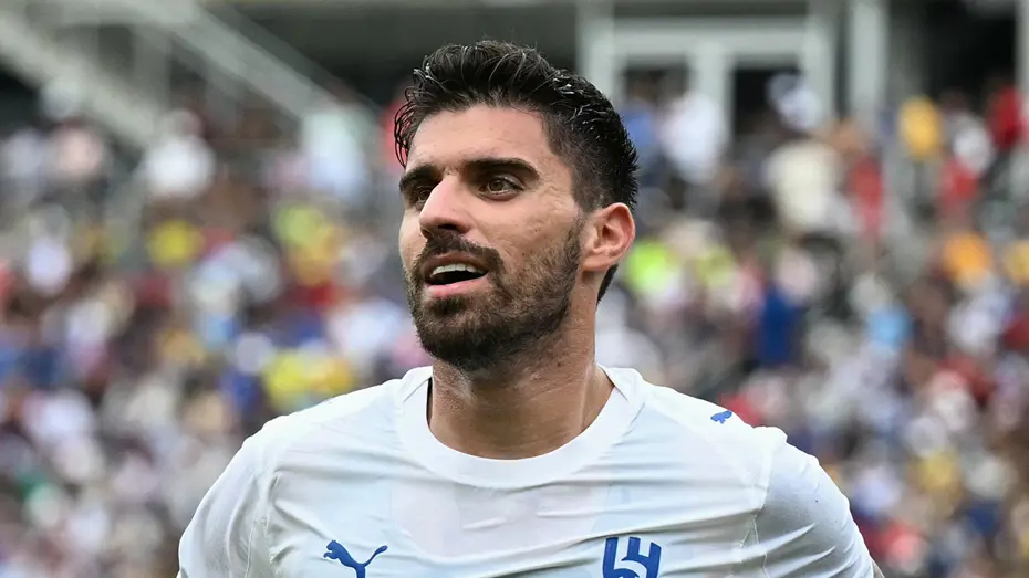 Okan Buruk'un transferini en çok istediği yıldıza dünya devi de talip oldu - 4